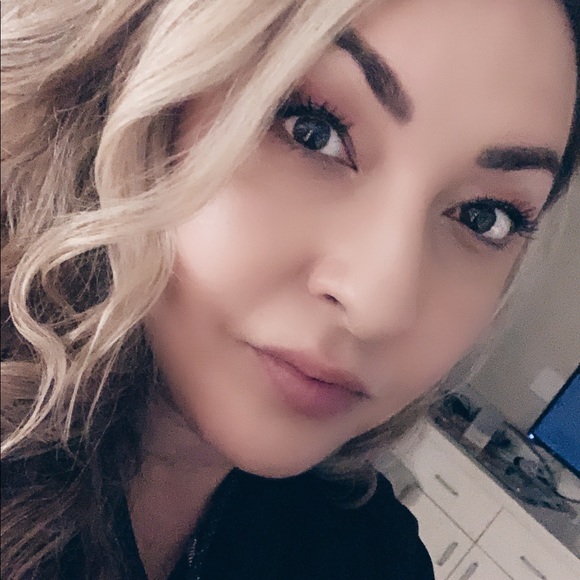 Meet your Posher, Cecilia - Picture 2 of 9